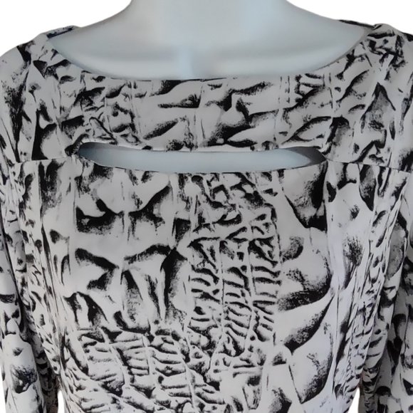 Carmen Marc Valvo Cut out Top Size M - Picture 3 of 7